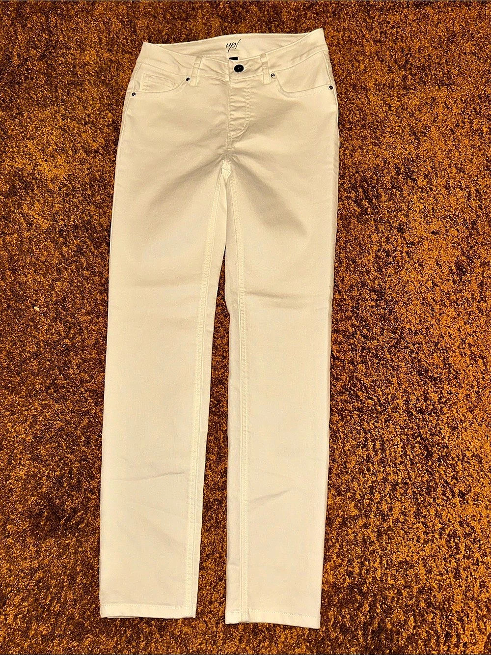 UP! Skinny Jeans in White Size 2 Like New
